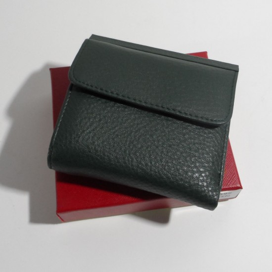 Жіночий гаманець з натуральної шкіри на магнітах LARGONI 4459 зелений