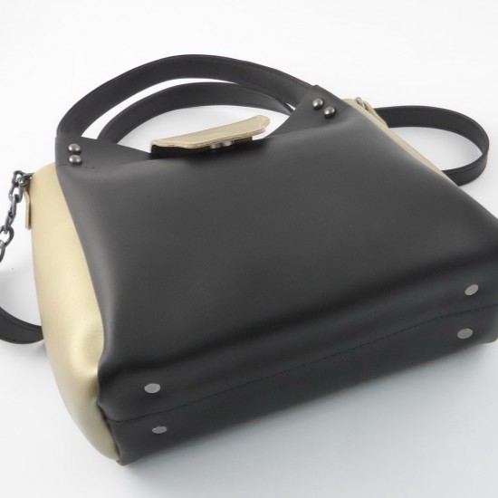 Жіноча модельна сумка LARGONI 1742A чорний + золото